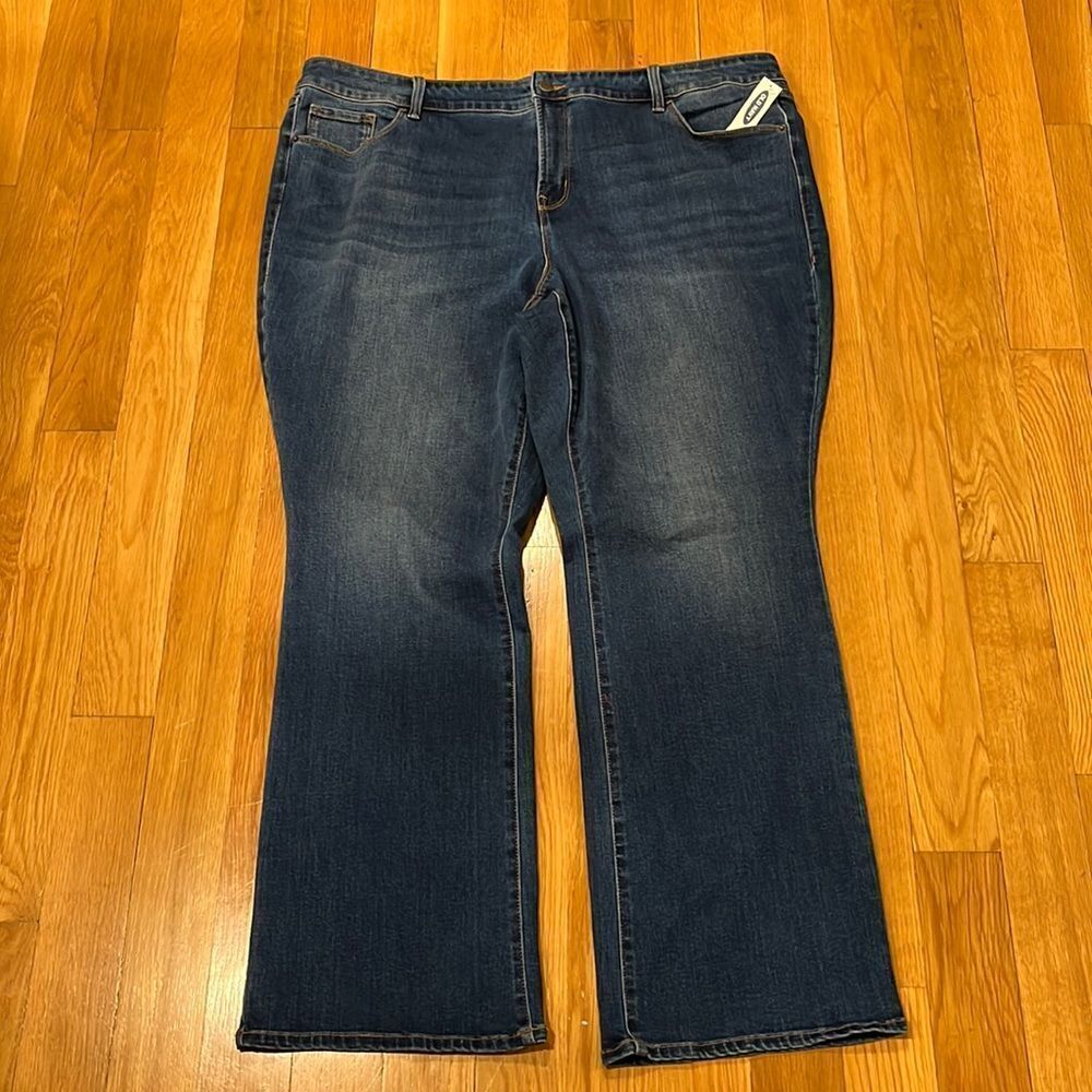 NWT old navy kicker boot-cut jeans size 24 plus.